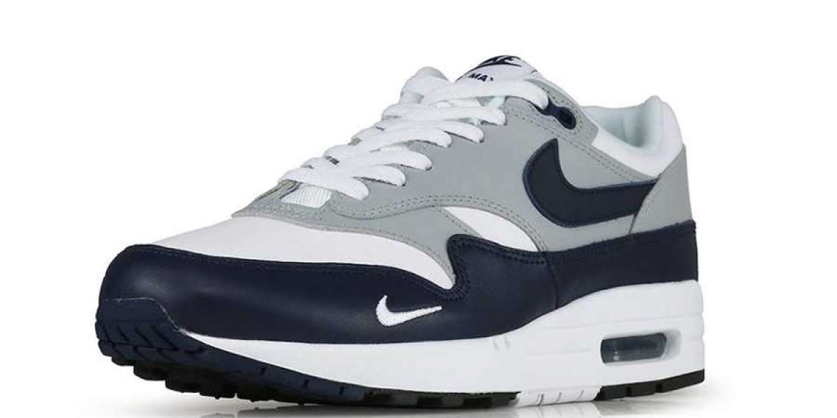 Air Max 1 has two new colors! Simple and elegant is very pleasing!