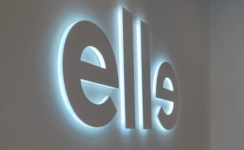 Elle Fitness Sculpts a Shapely Office Lobby Sign