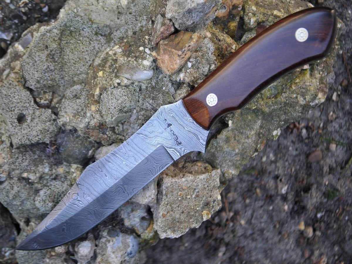 Why Bushcraft Knives Are Making Waves in the UK Market?