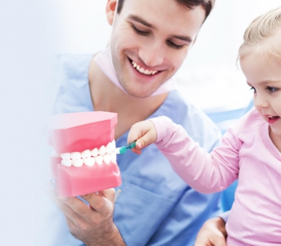 Visit a professional smile dentist and get advanced dental care