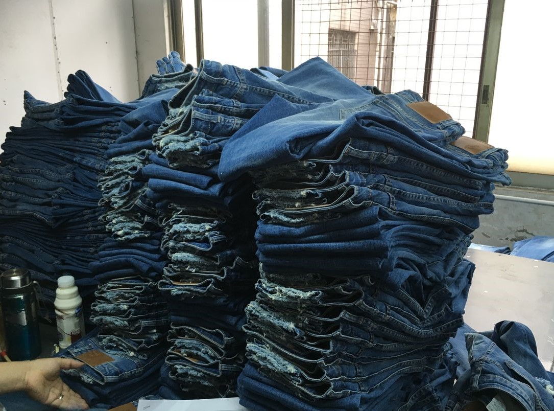 Jeans Manufacturers and Wholesalers in Ahmedabad: Best Deals for Quality Denim – Article Block