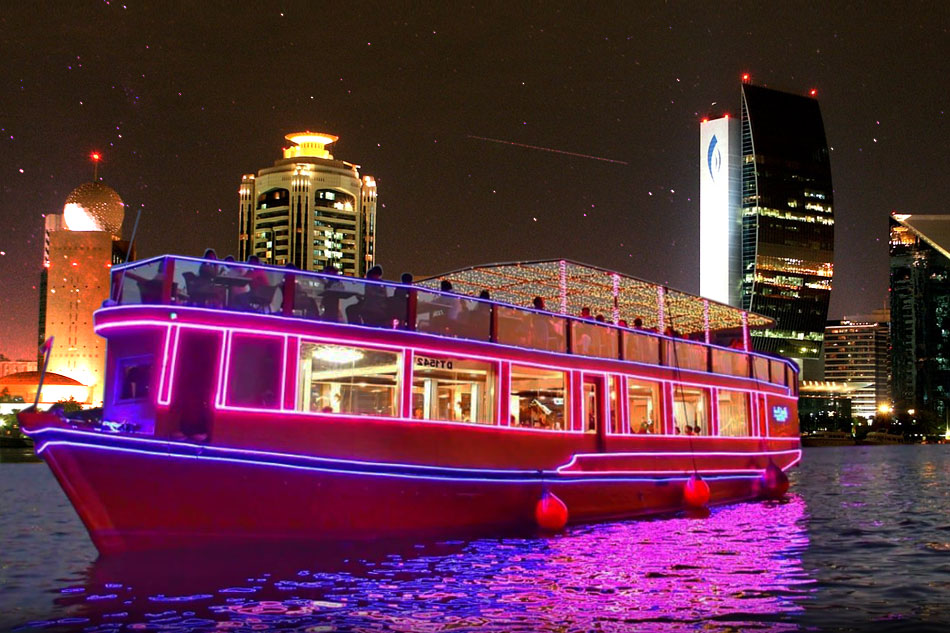 What Makes a Dhow Cruise in Dubai Creek Special