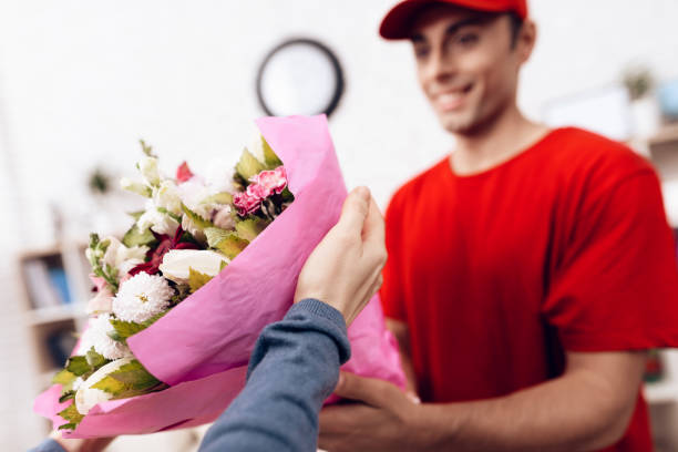 Last-Minute Gifting? These Flower Shops Deliver Instantly! | Global Net Bit