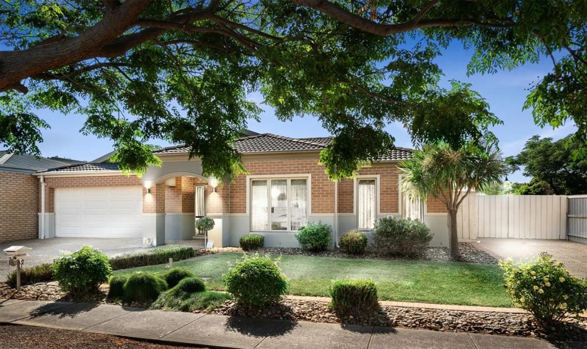 Make Your Property Transaction Easier by Hiring a Profe...