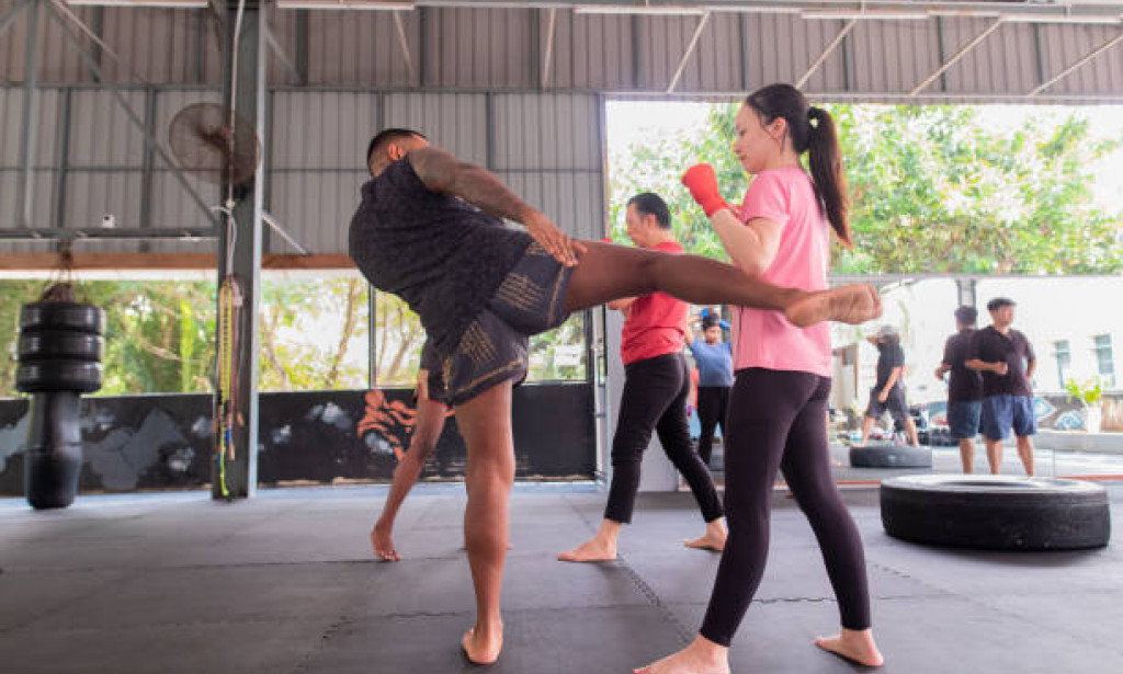 Top Tips to Survive Your First Muay Thai Beginner Class for Adults