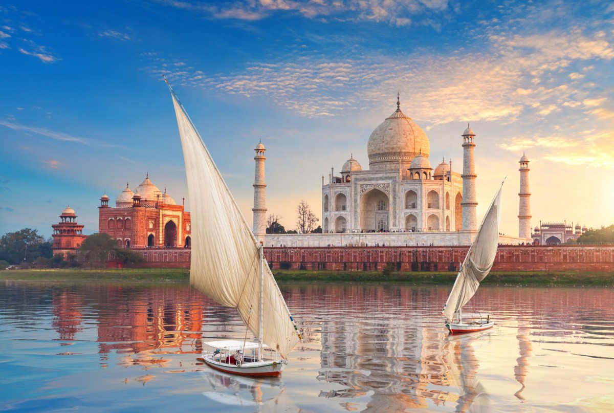 Explore the Perfect Taj Mahal Tour Package for an Unforgettable Experience