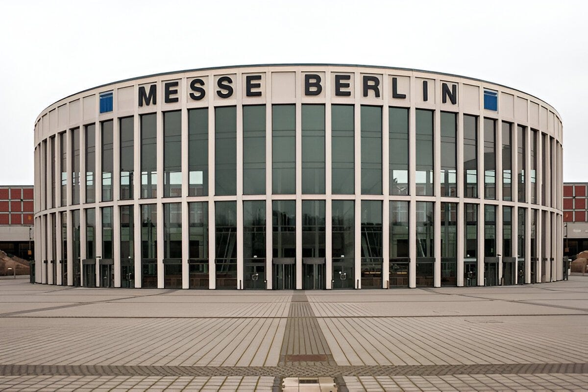 Arriving in Berlin for GREENTECH? Travel in Luxury With Our Premium Service