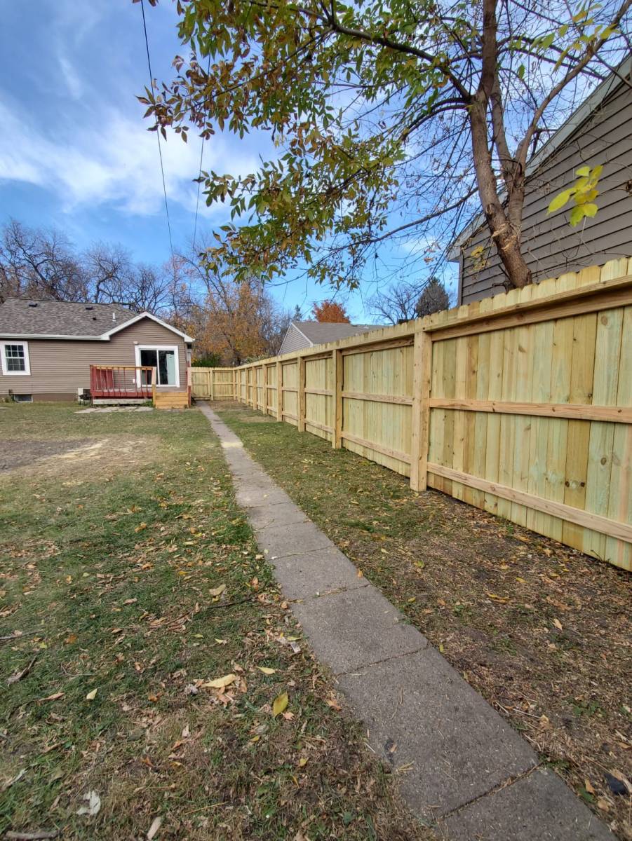 How to Find Reliable Fencing Contractors Near You – Sonyx Solutions
