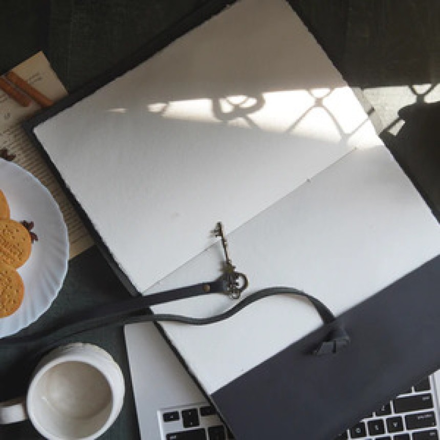 Blogs - Bang Box online - How to Choose the Perfect Leather Journal for Your Writing Style
