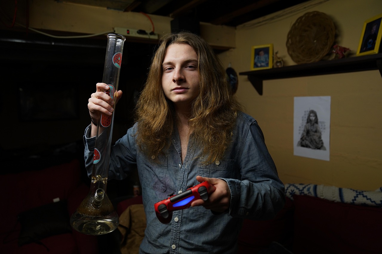 Buy Best Weed Accessories in 2025