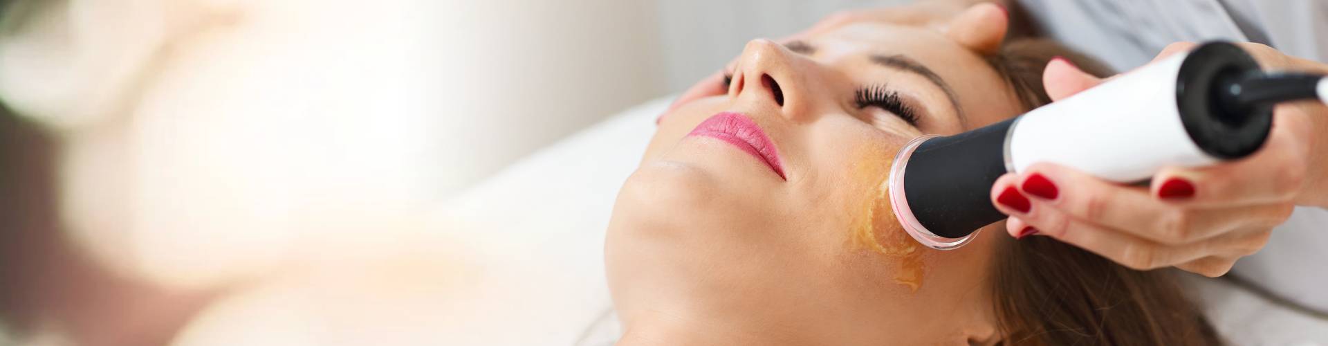 OxyGeneo & Acne Facials Near You - Reign Medispa